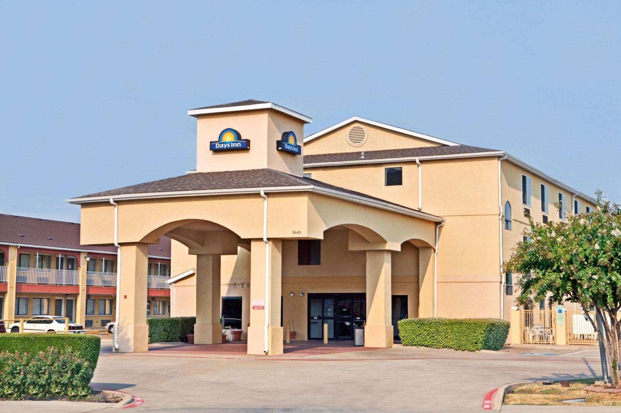 Days Inn By Wyndham Dallas Garland West Esterno foto