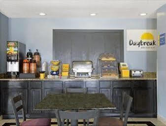 Days Inn By Wyndham Dallas Garland West Esterno foto